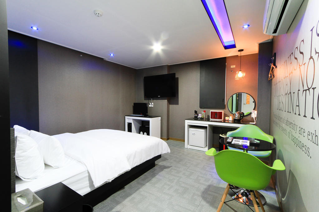 Haeundae Foru Hotel Busan Room photo